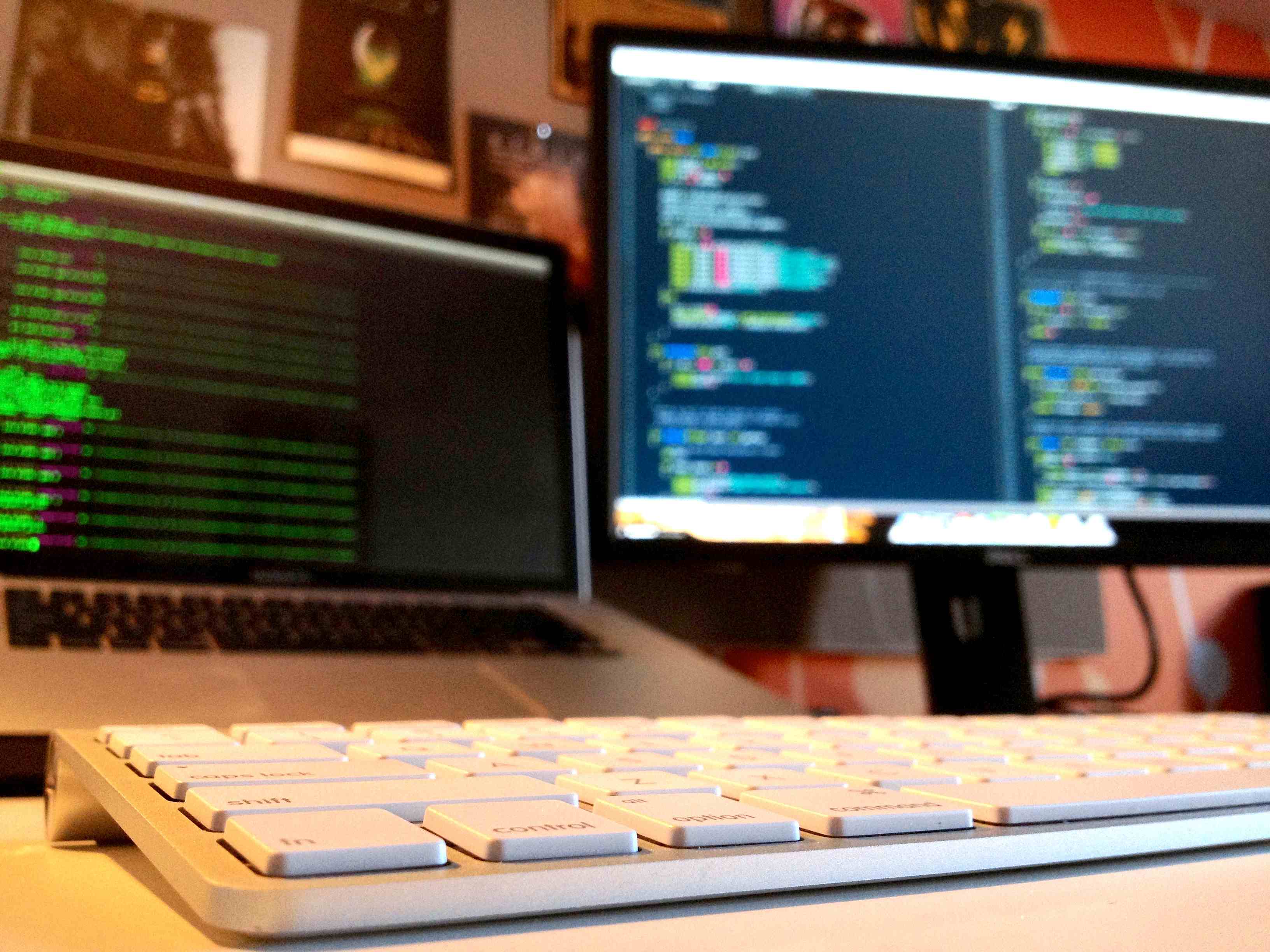 dual monitors